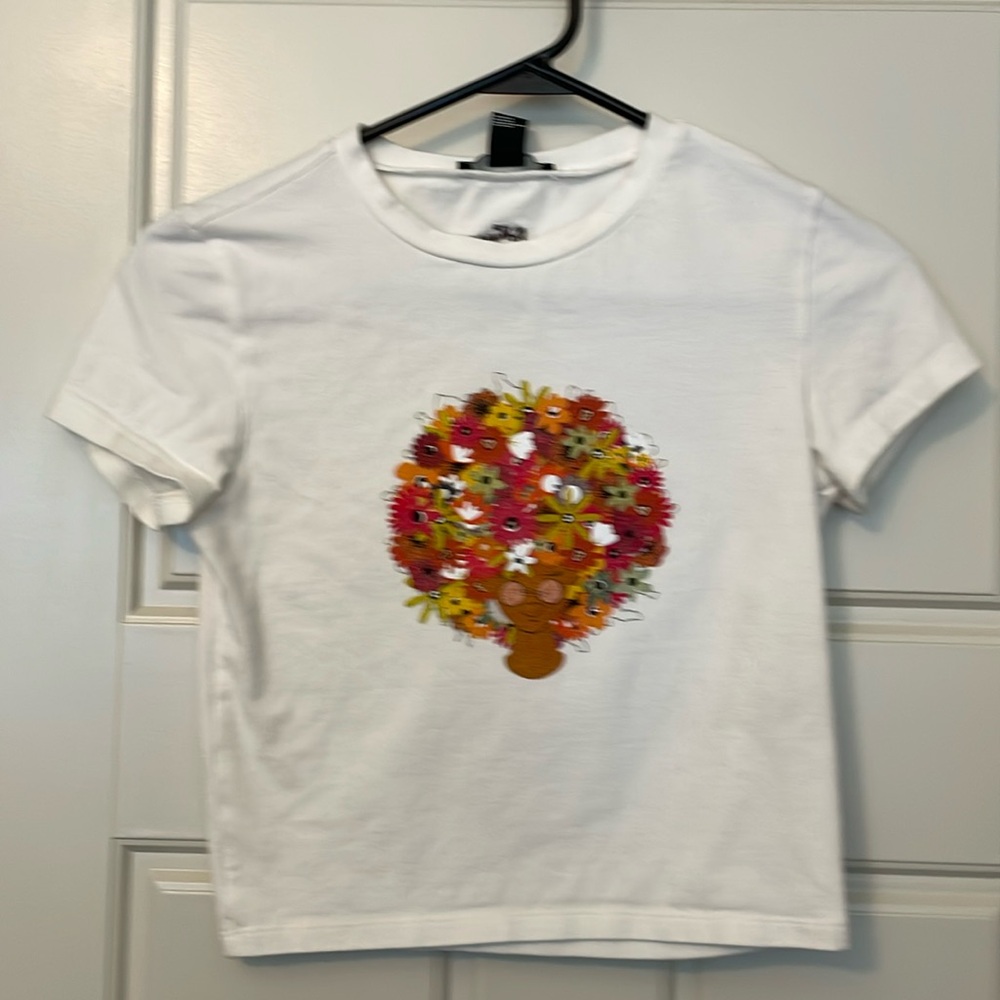 Women’s Forever 21 White Crop T-shirt with Flower Haired Girl Size Small